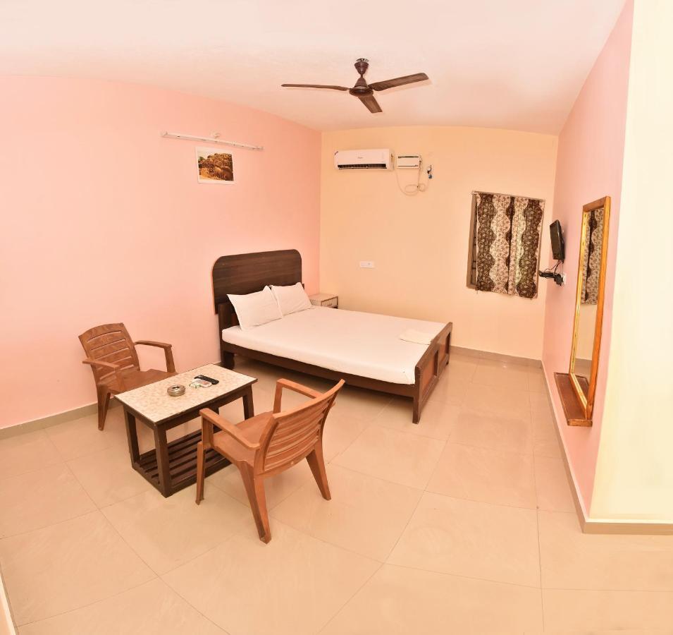 Dwaraka Residency Hotel Mahabalipuram Exterior photo